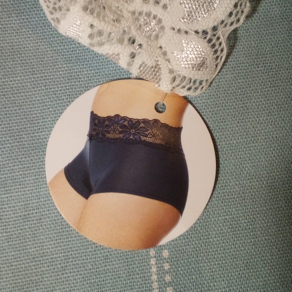 (SOLD) Time for New Undies ladies & π€ - Picture 1 of 4